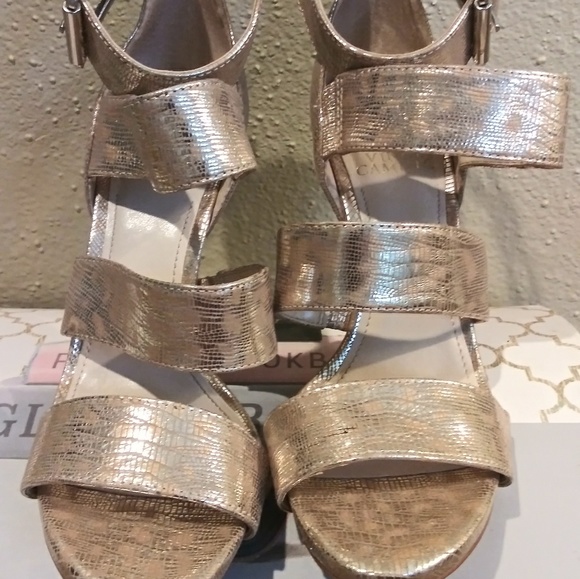 Nice never wore rose gold and gold heels - Picture 2 of 4